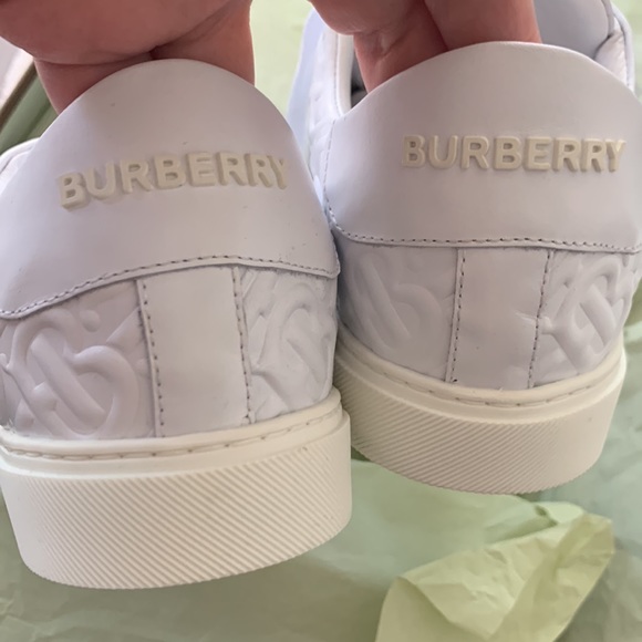 All white Burberry sneakers - Picture 13 of 13